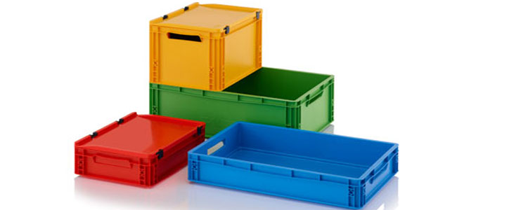 Plastic Containers And Pallets To Transport Liquids